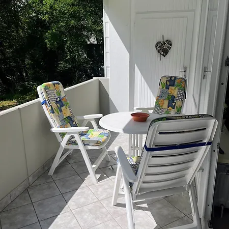 Ferienwohnung-mit-schwimmbad *